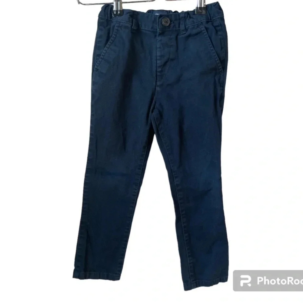 The Children’s Place 5T navy blue pants with adjustable waistband.